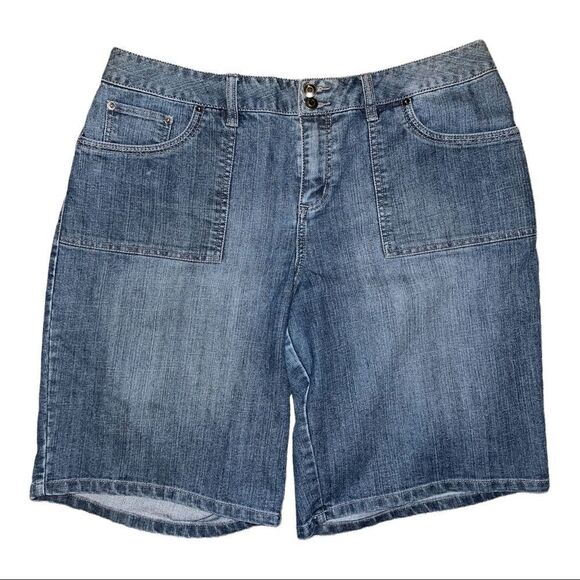 Lane Bryant Bermuda Jean Shorts Blue Medium Wash Plus Size 18 EUC - Picture 1 of 4